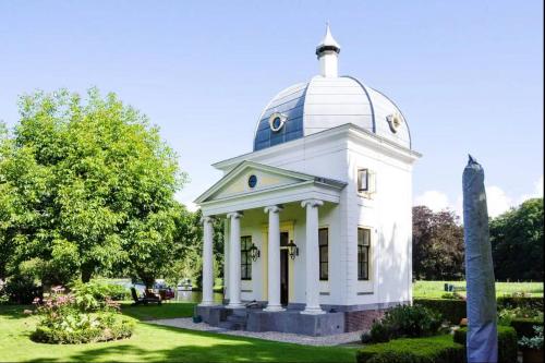 Historical house on river Vecht — 4-Star Luxury Hotel in Maarssen, Netherlands
