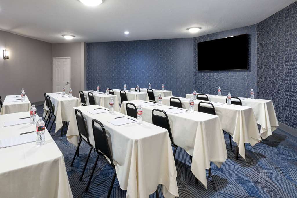 La Quinta Inn & Suites by Wyndham St. George - photo 34