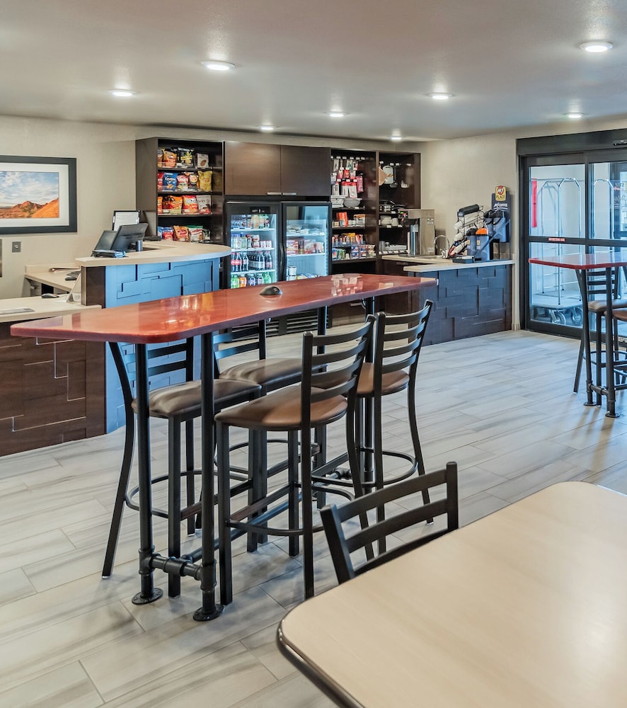 My Place Hotel Overland Park - photo 4