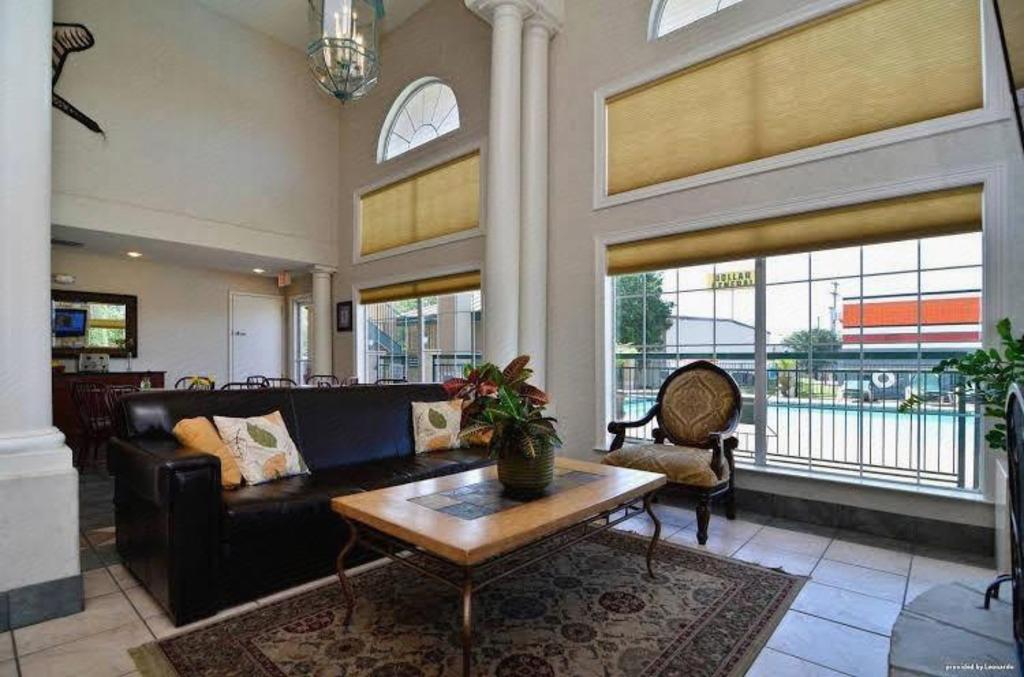 Marble Falls Inn - photo 39