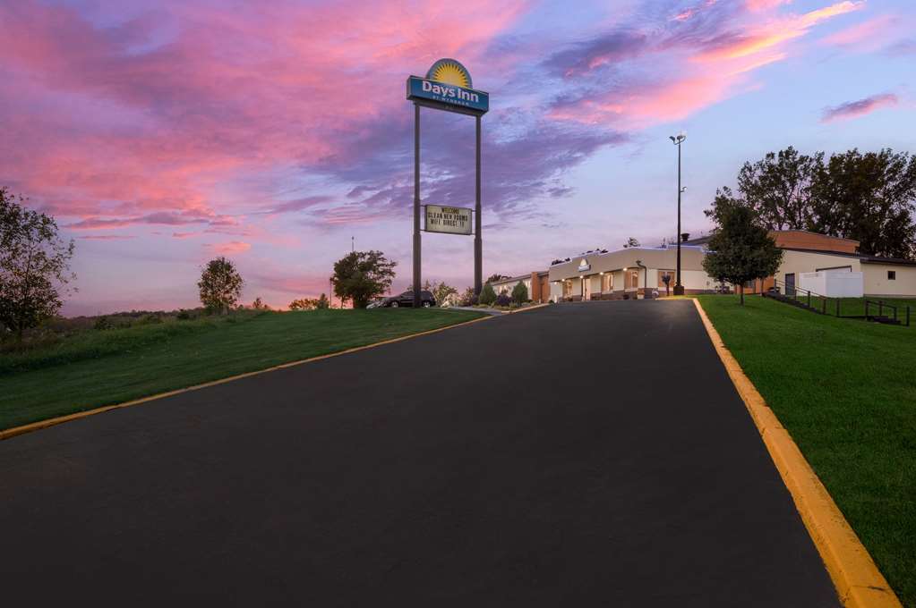 Days Inn by Wyndham Newton - photo 8