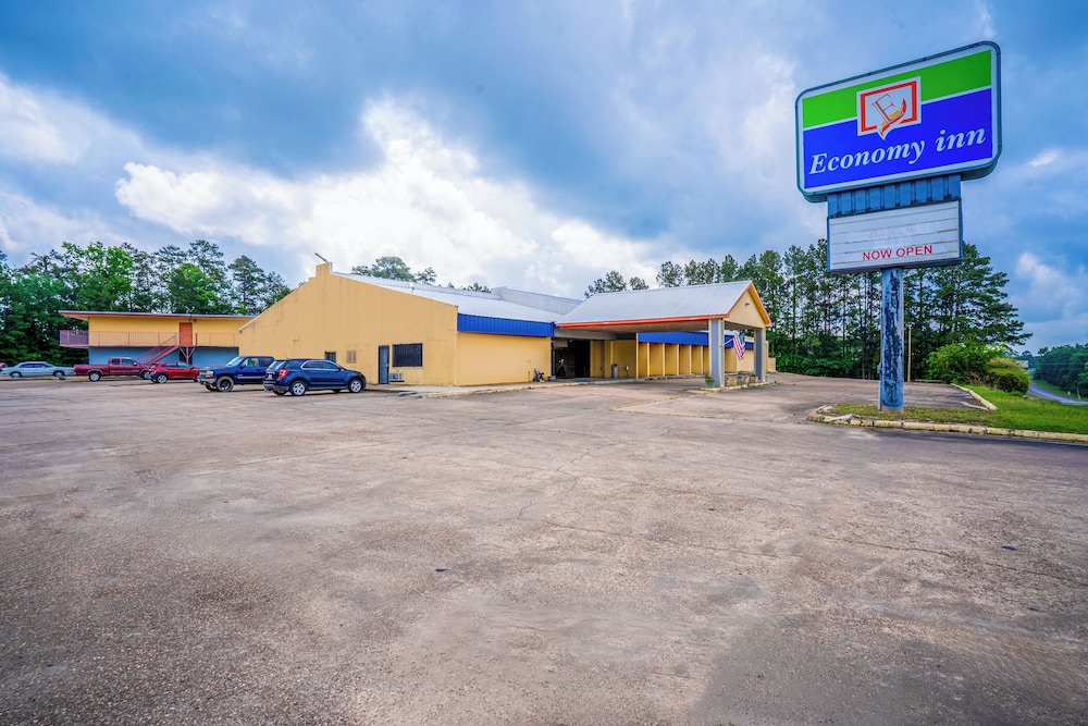 Economy Inn By OYO Livingston TX Hwy 59 — hotel in Livingston
