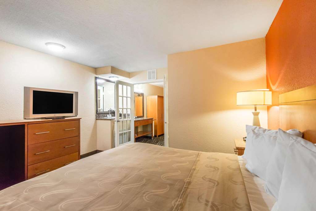 Quality Inn & Suites I 35 near Frost Bank Center - photo 15