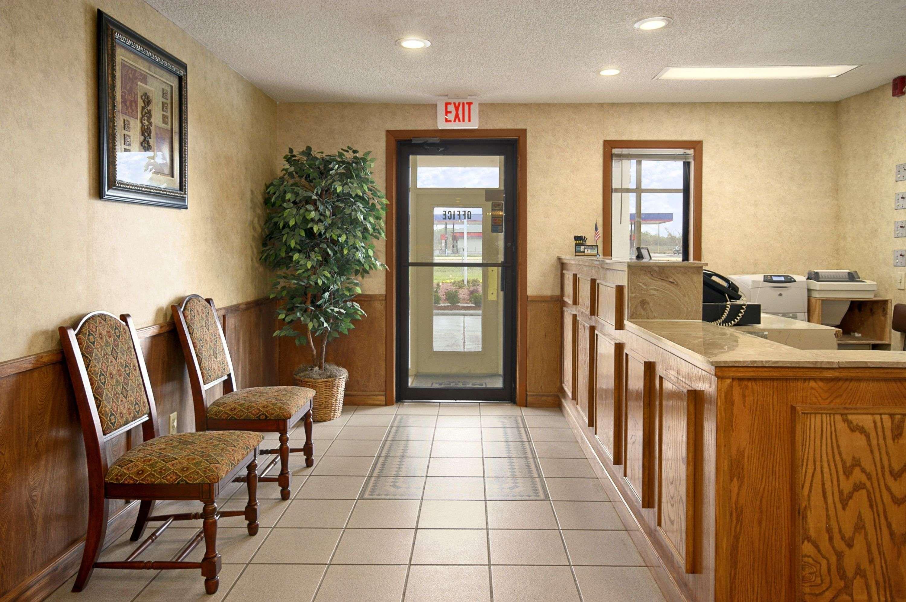 Super 8 by Wyndham Rayville - featured photo