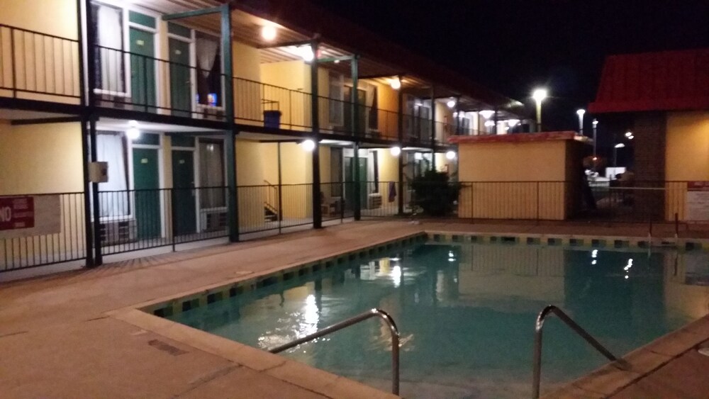West Texas Inn & Suites with Kitchenette - photo 18