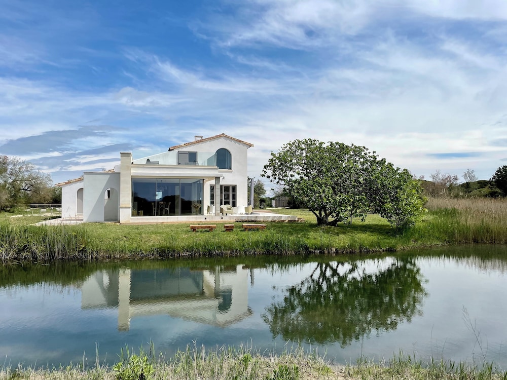 Mas Du Couvin Maison D'hotes Camargue — 5-Star Luxury Hotel in Saintes-Maries-De-La-Mer, France