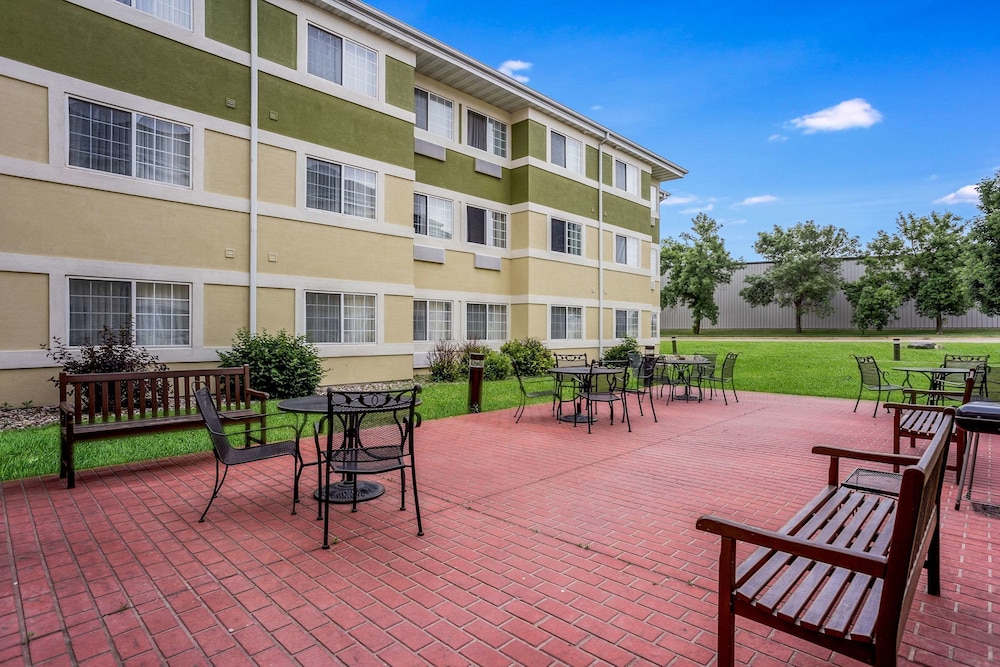 MainStay Suites Cedar Rapids North Marion - photo 39