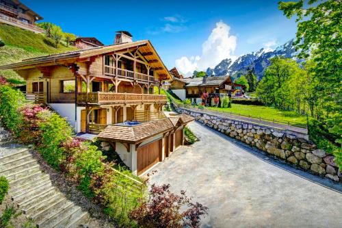 Chalet des Enfants La Clusaz OVO Network — 4-Star Luxury Hotel in La Clusaz, France