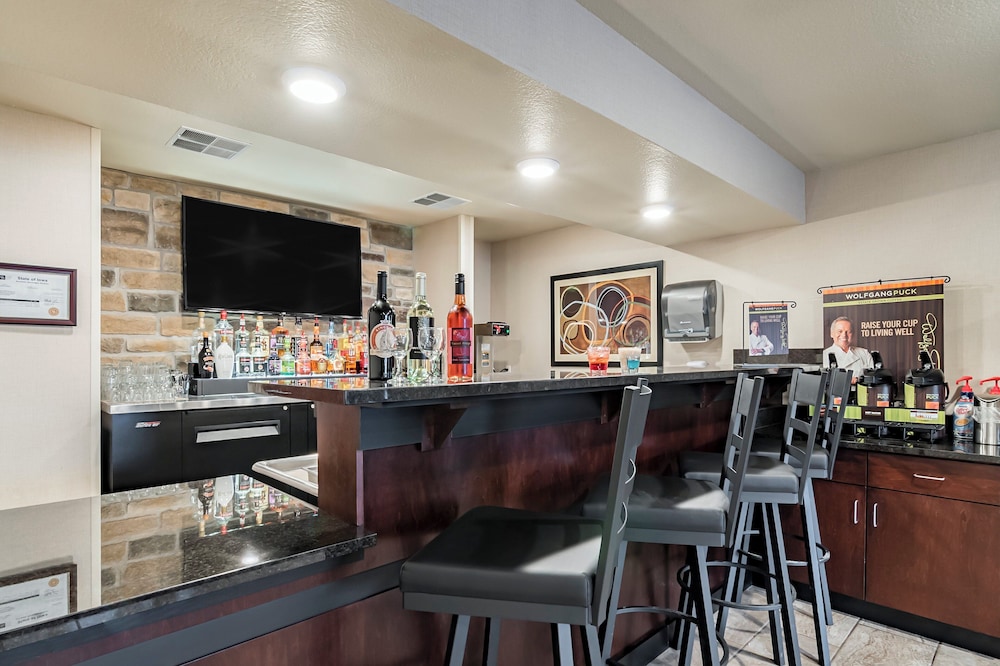 Cobblestone Inn & Suites Lamoni - photo 42
