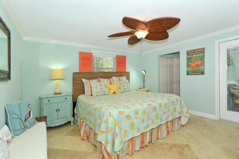 Manatee Manor 2 Bedroom Home by RedAwning — 4-Star Luxury Hotel in Anna Maria, United States
