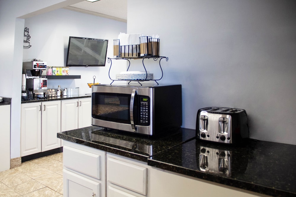 New Victorian Inn & Suites in Sioux City IA - photo 40