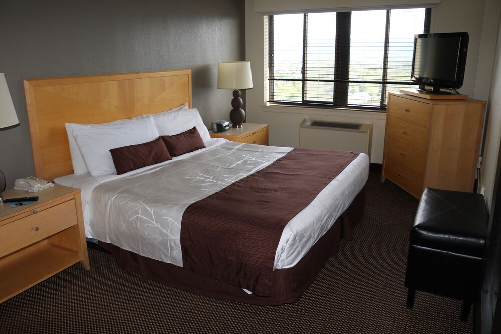 Inlet Tower Hotel & Suites - photo 10