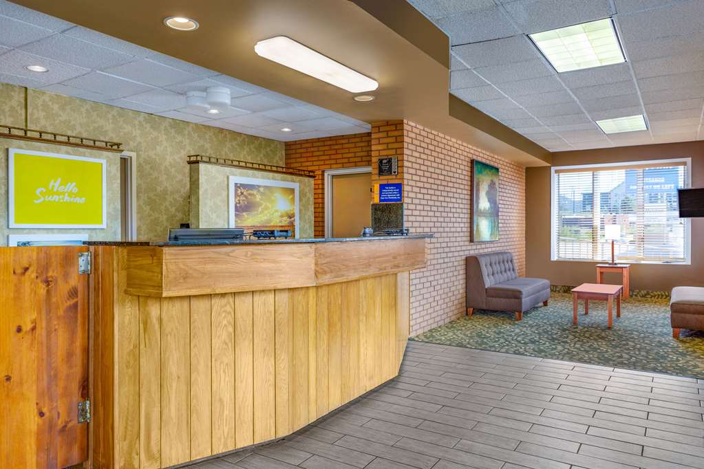 Days Inn by Wyndham Breezewood - photo 2