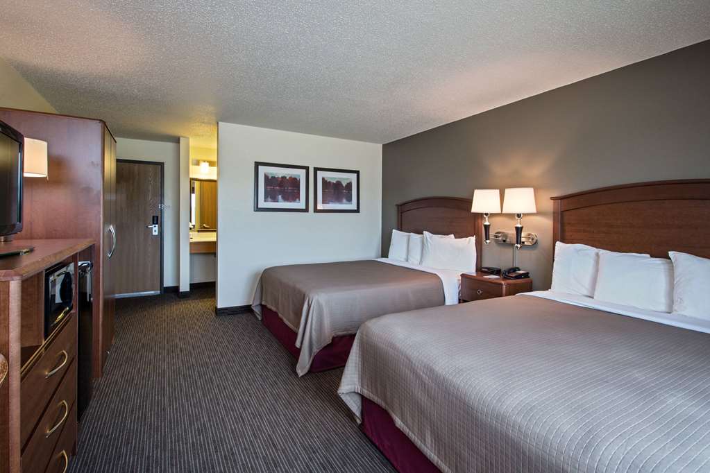 AmericInn by Wyndham Grundy Center - photo 9