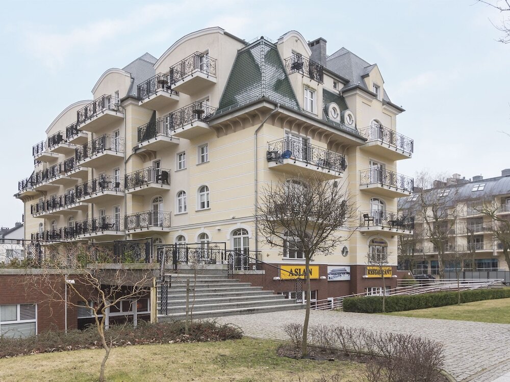 Apartamenty Trzy Korony — 4-Star Luxury Hotel in Swinoujscie, Poland