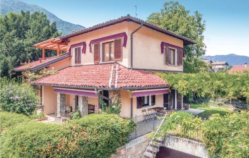 Villa Primula — 4-Star Luxury Hotel in Casale Corte Cerro, Italy