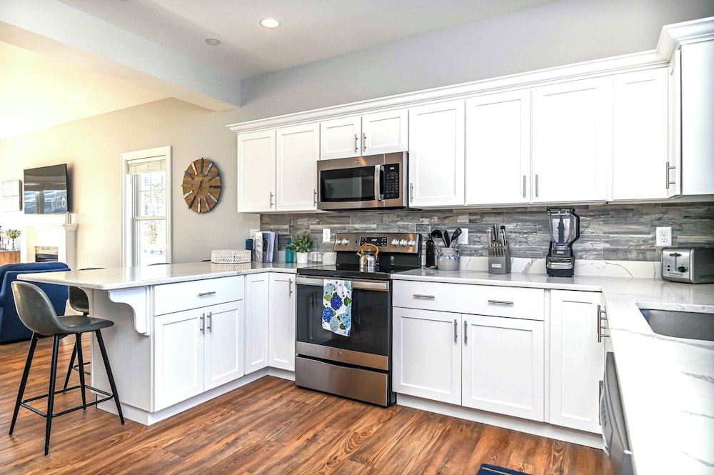 Maritime Meadows Charming Resort style Home - photo 12