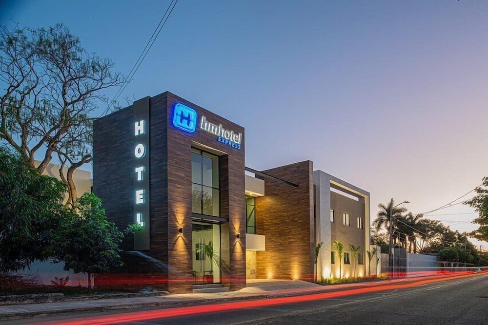 HM Hotel Express in Colima, Mexico