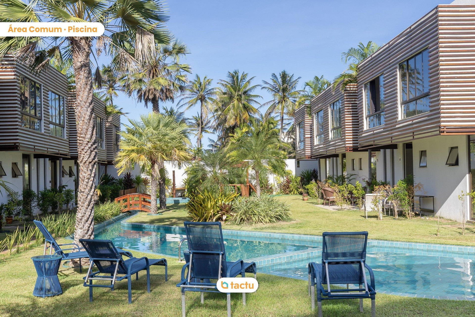 Duplex luxo em condomínio ao lado da praia
