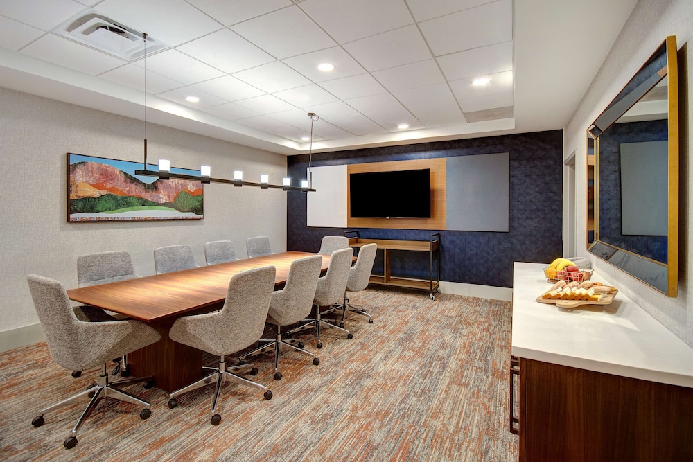 Hilton Garden Inn Terre Haute - photo 84