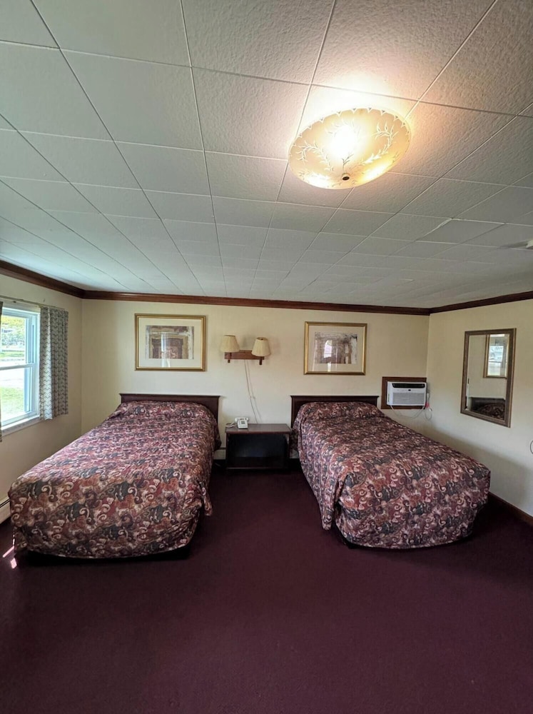 Village Motel Clinton - photo 16