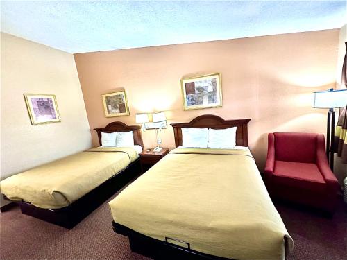 Owensville Motor Inn - photo 15