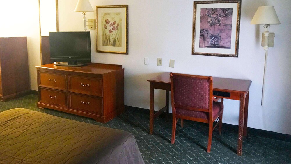 Magnuson Hotel Hattiesburg - photo 15