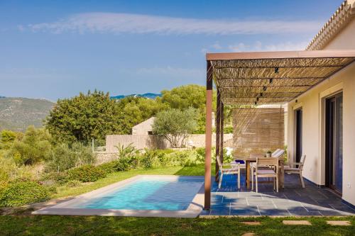 FRG Villas Villa Cantare — 4-Star Luxury Hotel in Valsamata, Greece