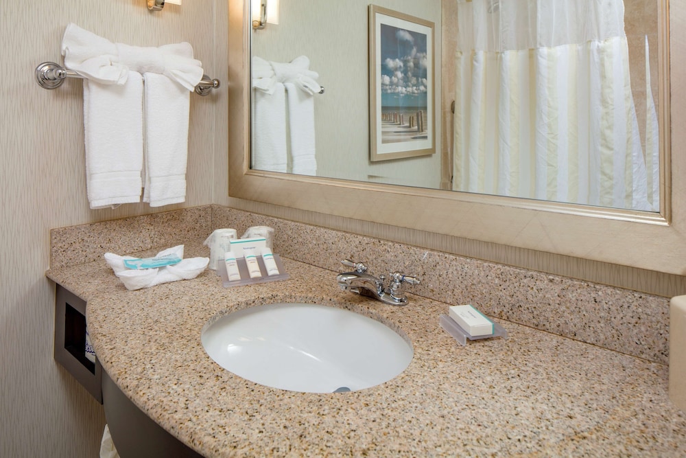 Hilton Garden Inn Plymouth - photo 5