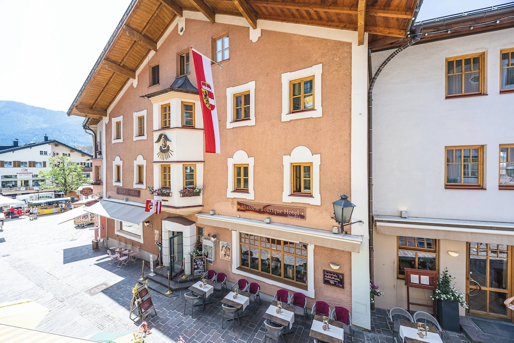 Cella Central Historic Boutique Hotel — 4-Star Luxury Hotel in Zell Am See, Austria