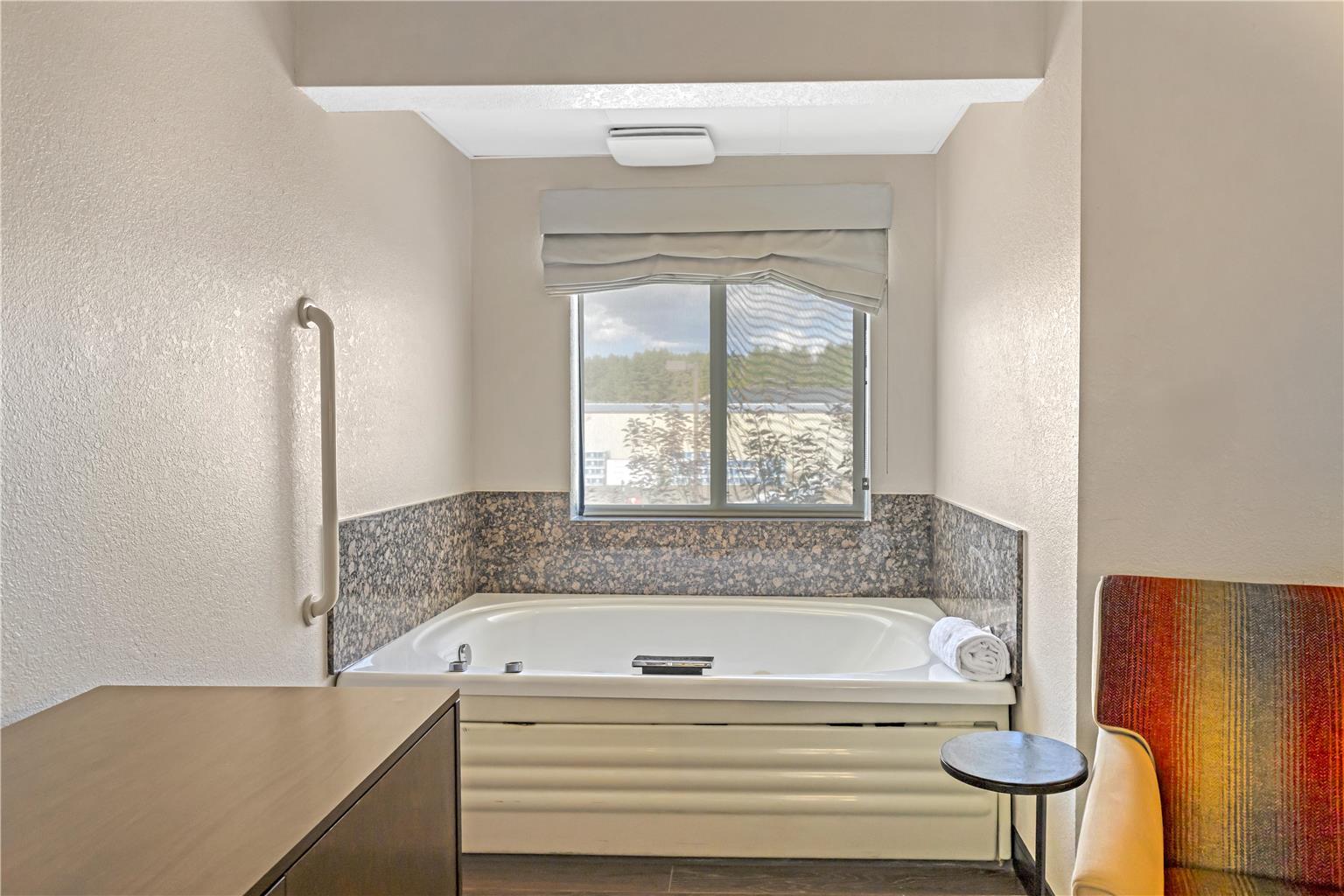 Best Western Plus McCall Lodge & Suites - photo 40
