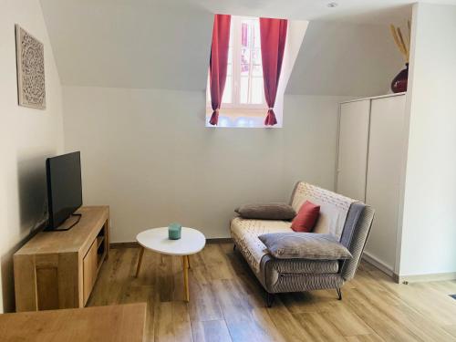 Les Appartements du Vieux Poussan in Poussan, France