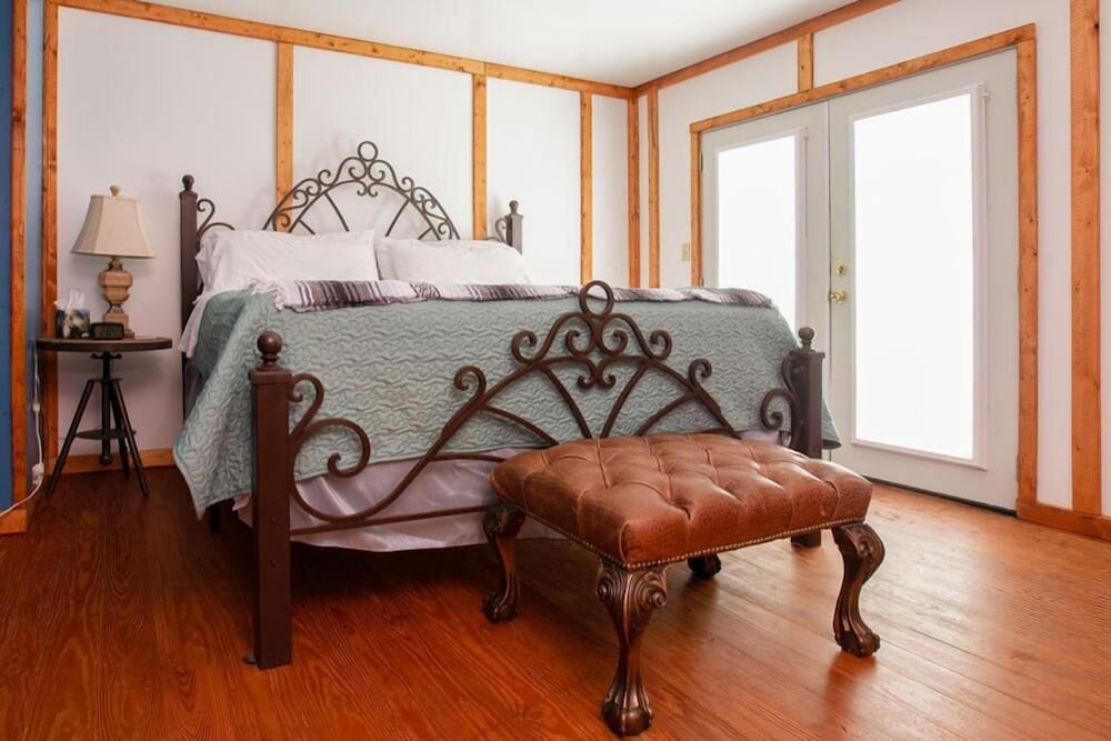 Round Top Hotel - photo 6