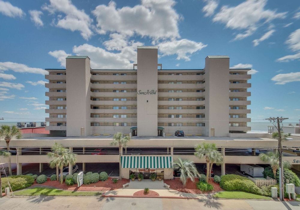 San A Bel 212 Oceanfront Crescent Beach Section — 4-Star Luxury Hotel in Myrtle Beach, United States