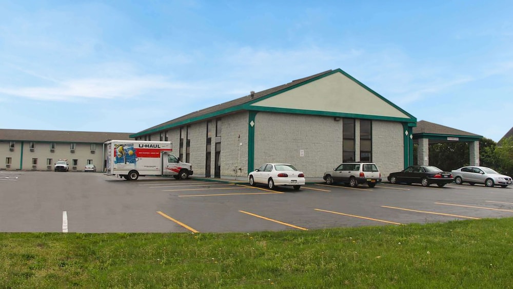 Howard Johnson East Syracuse - photo 39