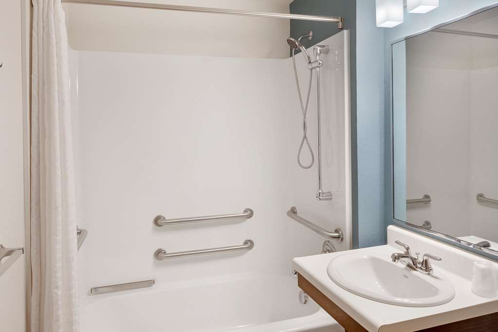 WoodSpring Suites Las Colinas Northwest Dallas - photo 13
