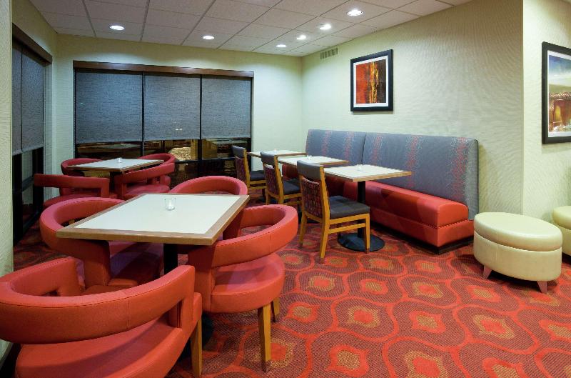 Hampton Inn Rockford - photo 76