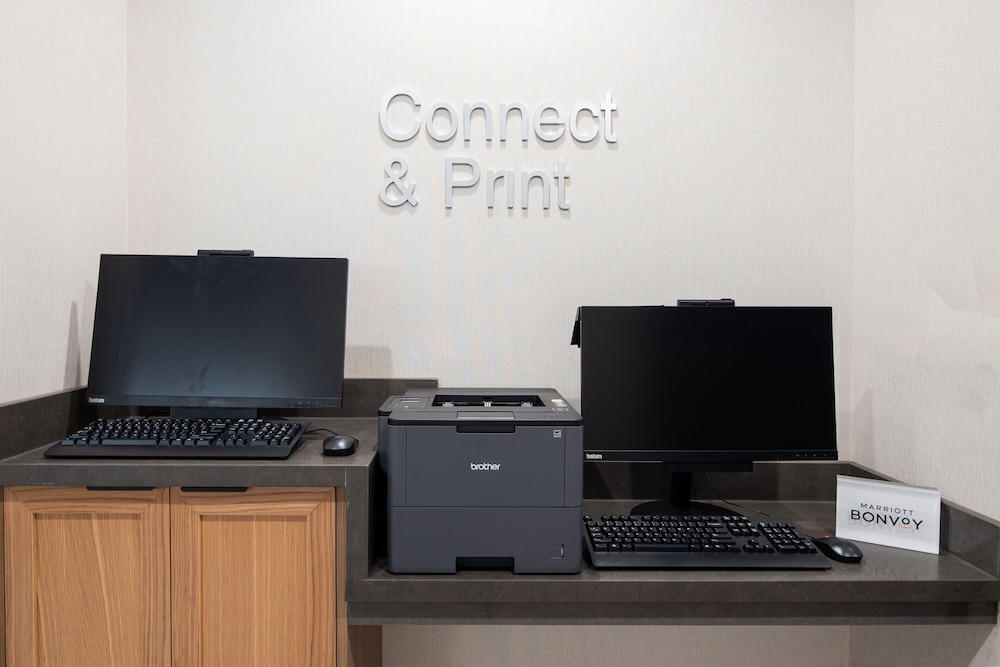 Fairfield Inn & Suites by Marriott Anaheim Los Alamitos - photo 32