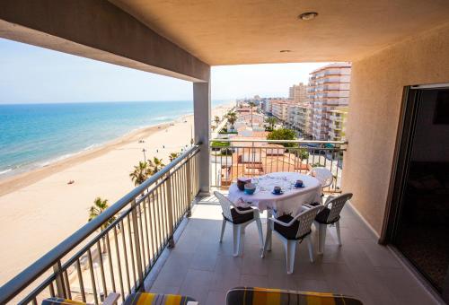 Apartamentos Guillem — 4-Star Luxury Hotel in Bellreguard, Spain