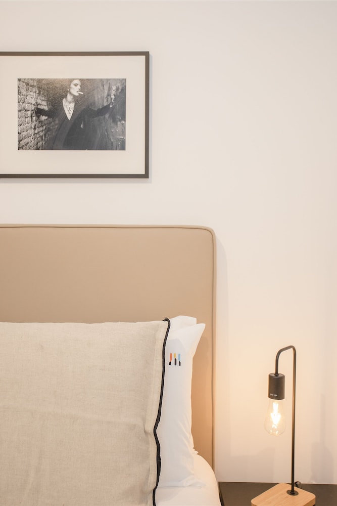 Liiiving Cooper Residence Apartment II — 4-Star Luxury Hotel in Vila Nova De Gaia, Portugal