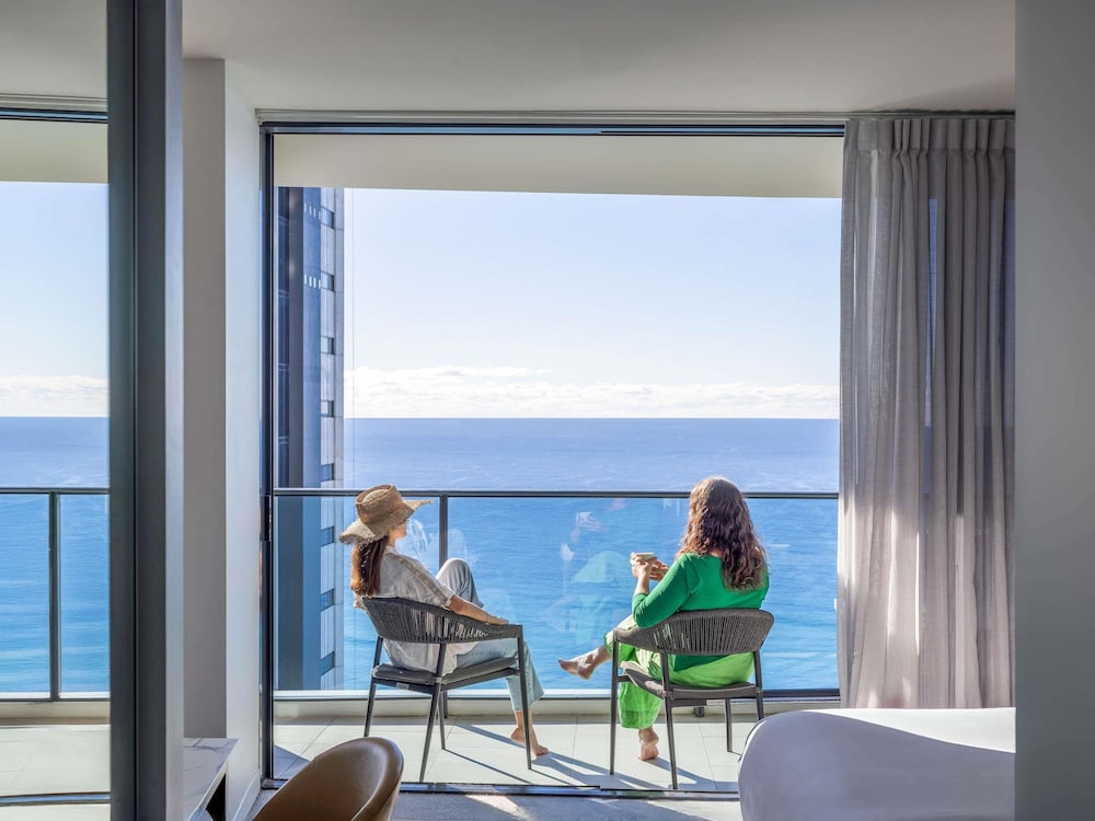 Peppers Broadbeach — 5-Star Luxury Hotel in Gold Coast, Australia