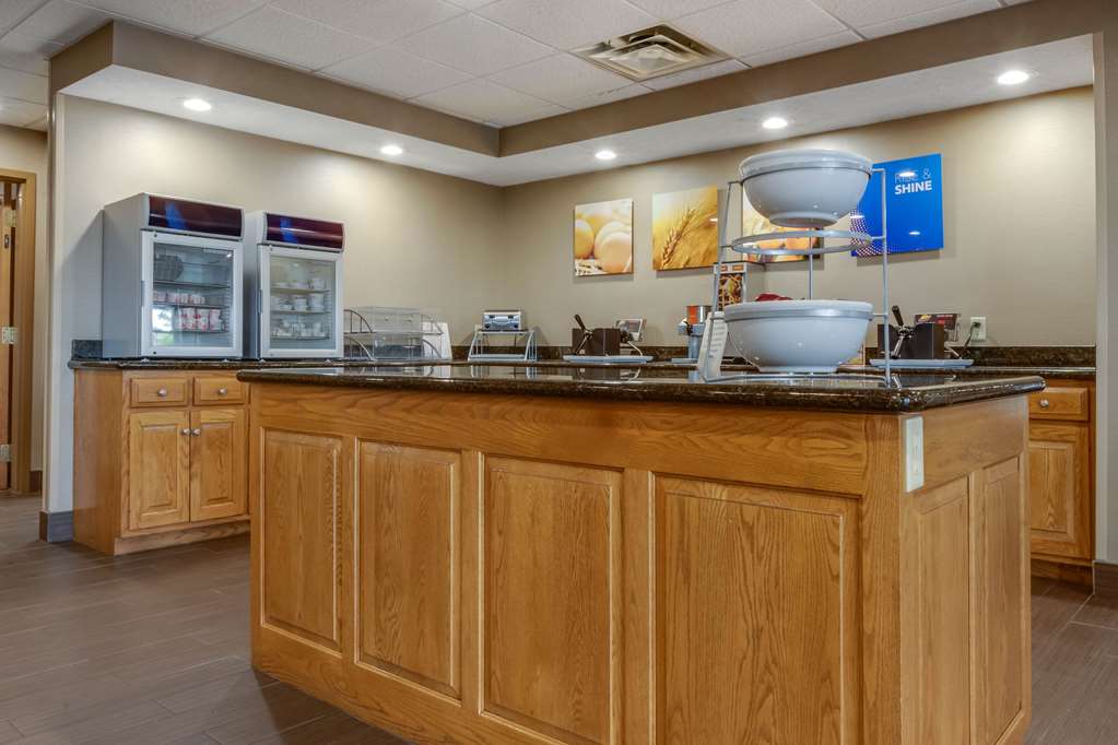 Comfort Suites Hotel and Conference Center - photo 30