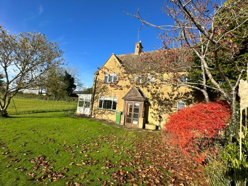 Ashleigh Ash Farm Cotswolds — 4-Star Luxury Hotel in Stow On The Wold, United Kingdom