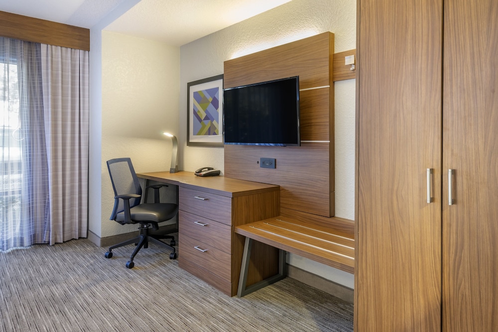 Holiday Inn Express Cape Coral Fort Myers Area by IHG - photo 18