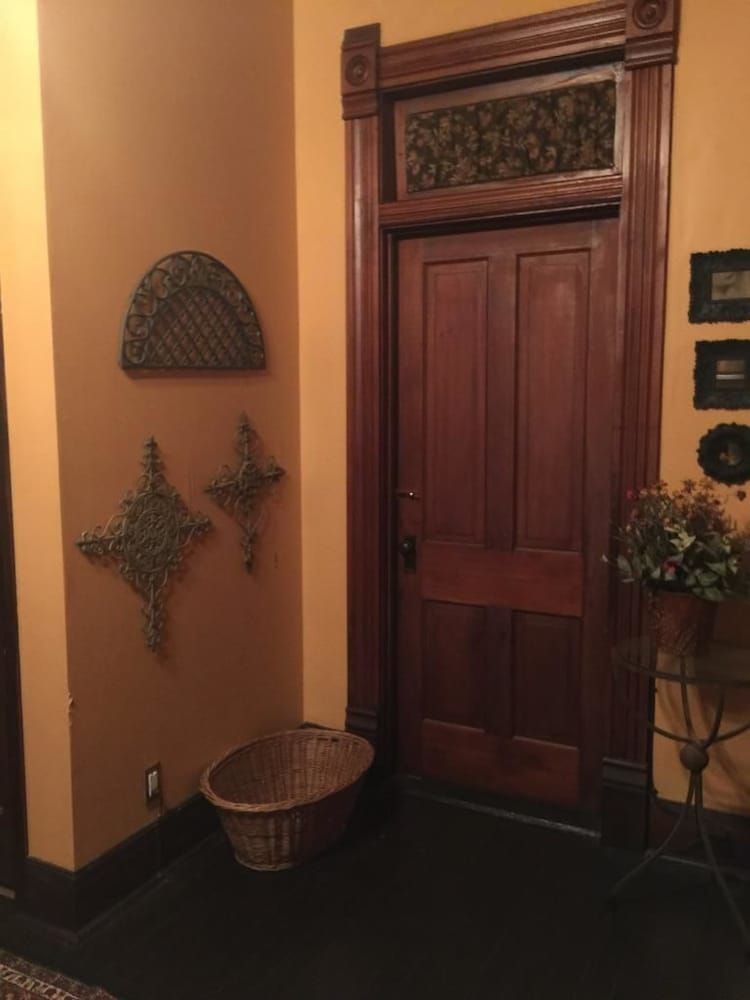 Fig Tree Manor - photo 4