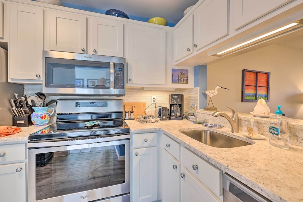 Beautiful Brewster Condo w Resort Amenities - photo 6
