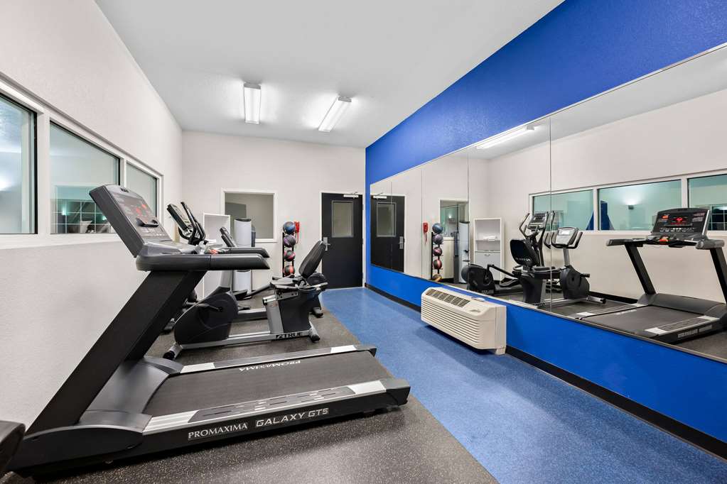 Microtel Inn & Suites by Wyndham Sweetwater - photo 14