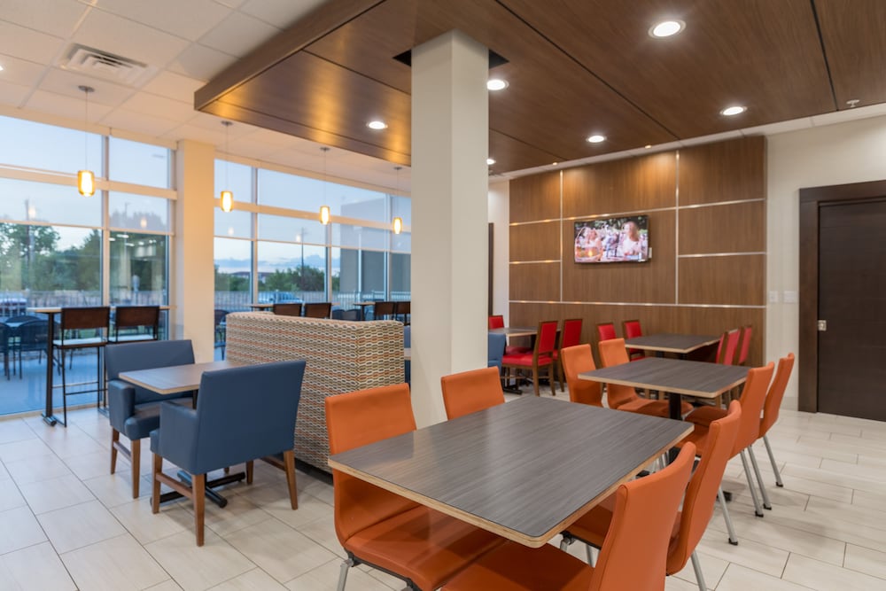 Holiday Inn Express and Suites San Marcos South by IHG - photo 34