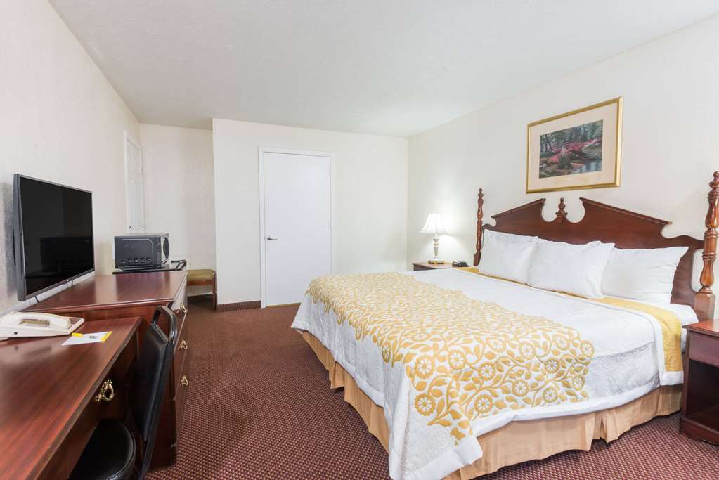 Days Inn by Wyndham Amherst - photo 11