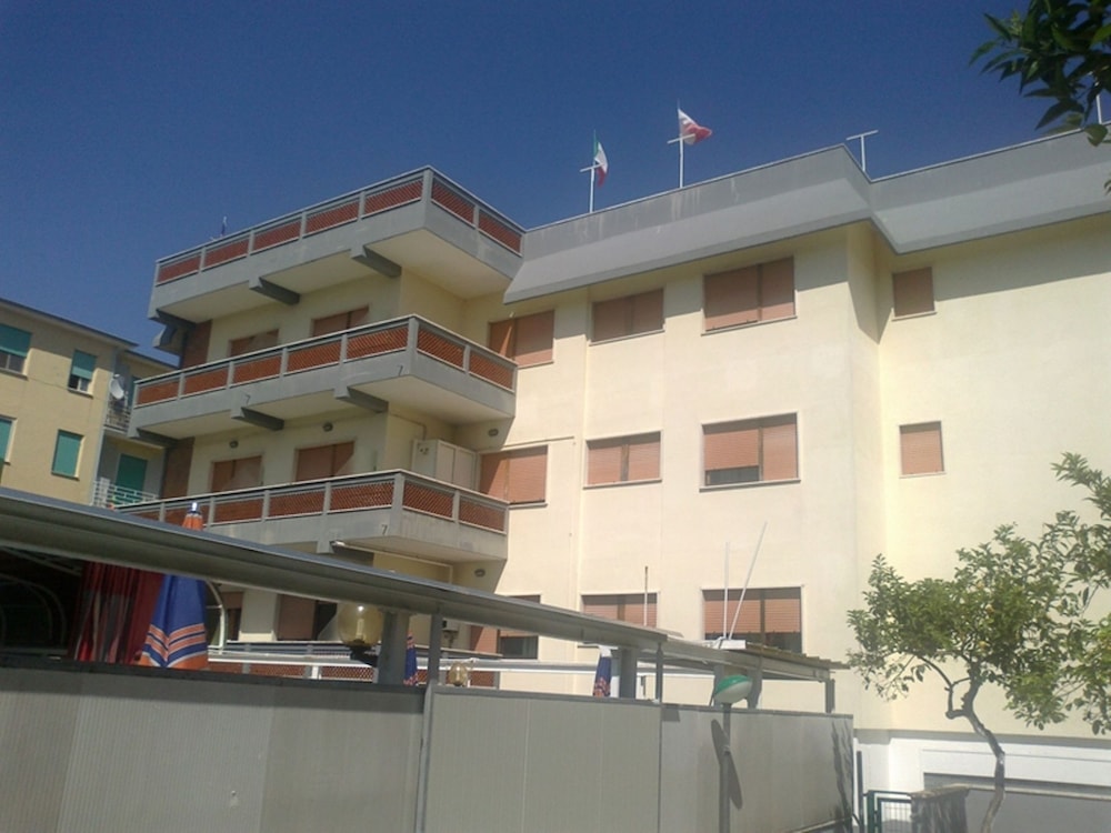Hotel Aurora - carbon neutral hotel in Minturno